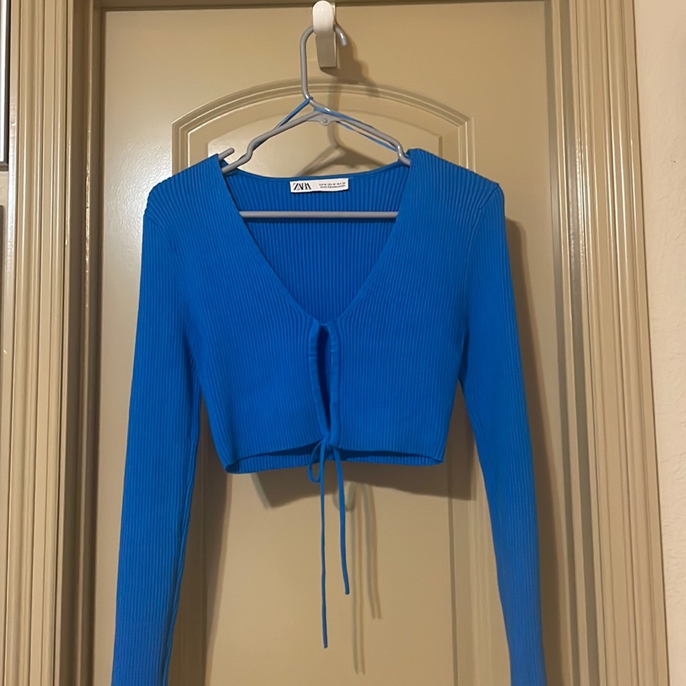 Zara Medium blue long sleeve top front tie